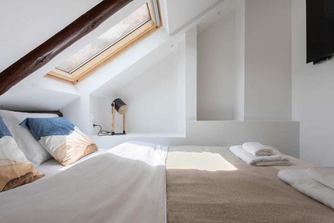 Modern Loft With Gallery In City Center Zagreb Buitenkant foto