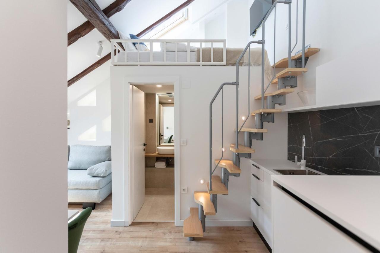 Modern Loft With Gallery In City Center Zagreb Buitenkant foto
