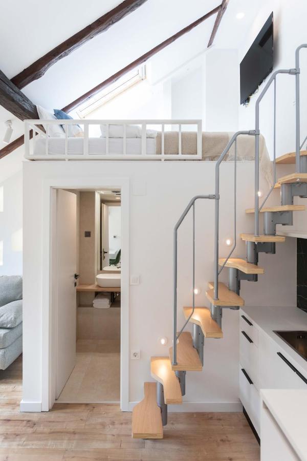 Modern Loft With Gallery In City Center Zagreb Buitenkant foto