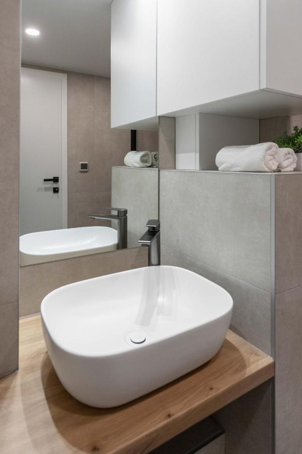 Modern Loft With Gallery In City Center Zagreb Buitenkant foto
