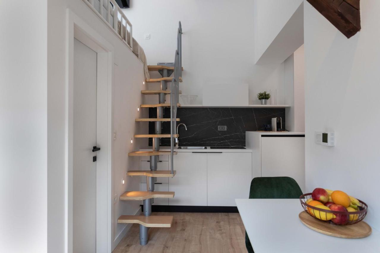Modern Loft With Gallery In City Center Zagreb Buitenkant foto