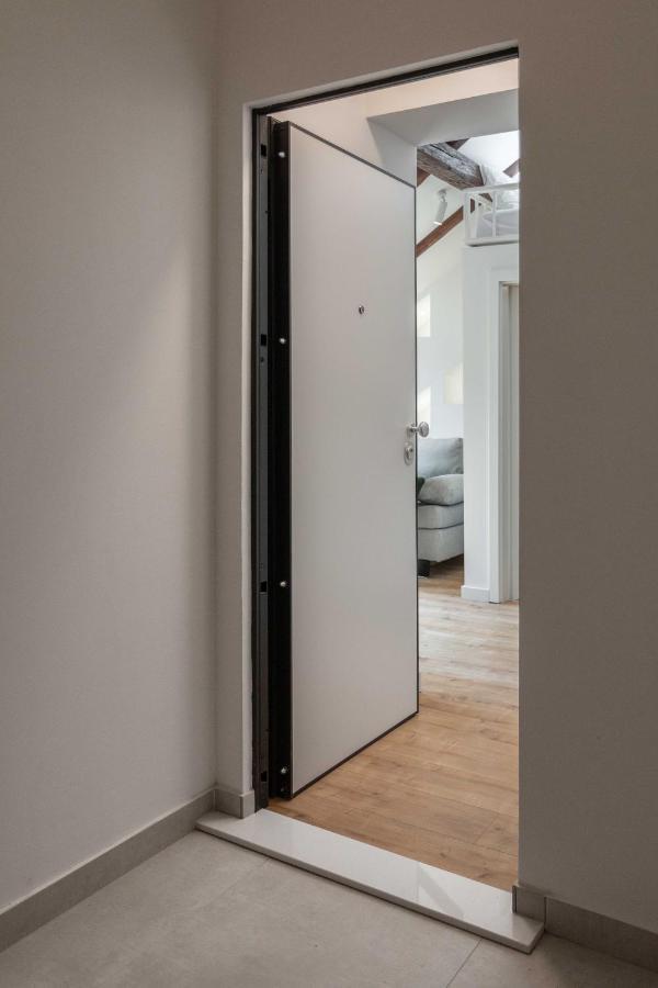 Modern Loft With Gallery In City Center Zagreb Buitenkant foto