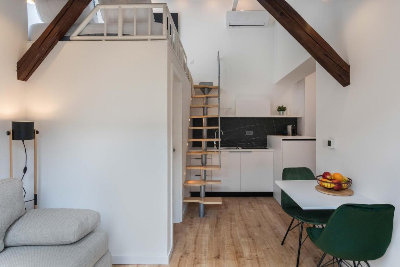 Modern Loft With Gallery In City Center Zagreb Buitenkant foto